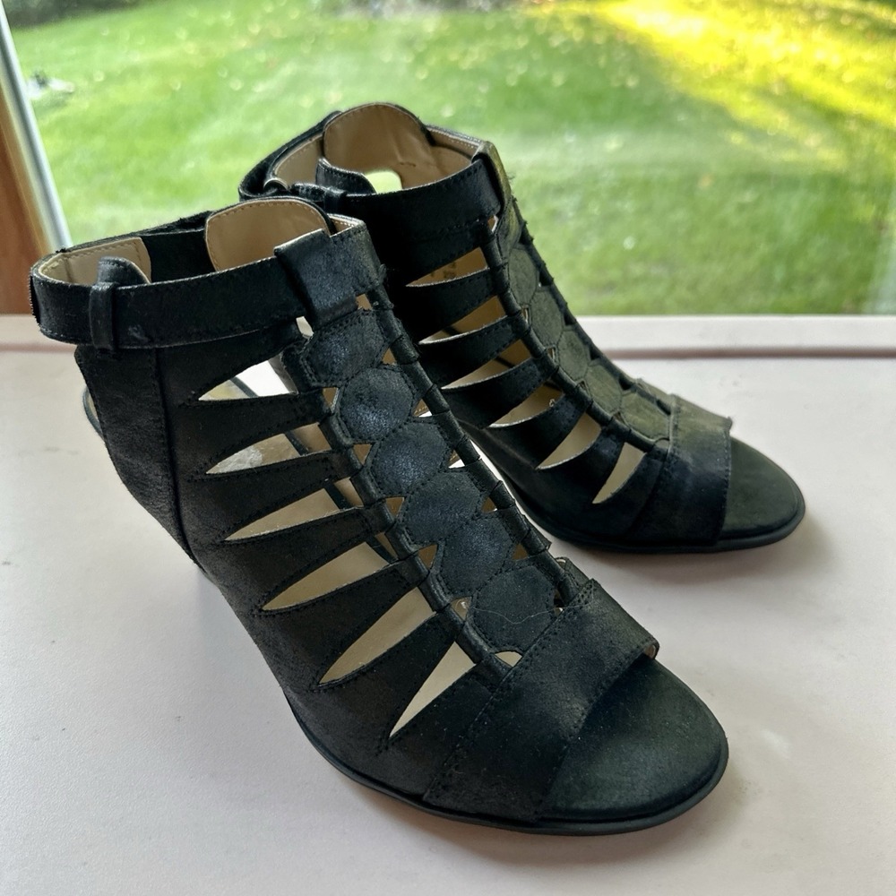 Naturalizer Talan Black Cut Out 3" Block Heel Sandals Women's 7 Faux Leather